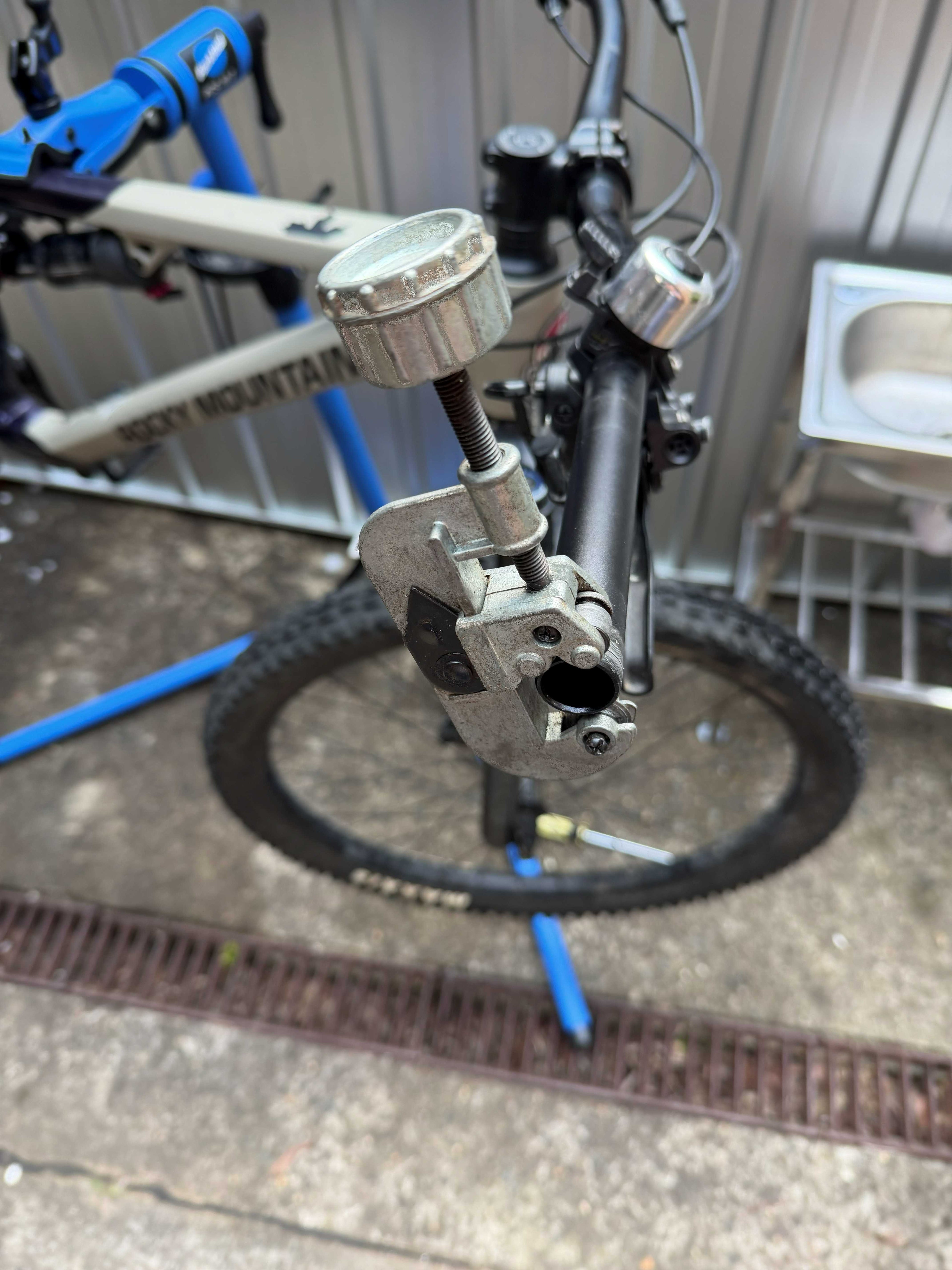 Handlebar / Steerer Tube Cutdown