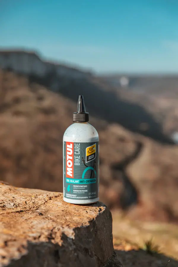 MOTUL® Tubeless Tire Sealant